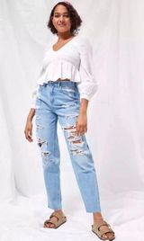 American Eagle Distressed Jeans Photo 0