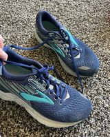 Brooks Adrenaline Running Photo 0