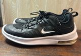 Women’s Air Max Axis Photo 0