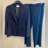 Black Two Piece Suit Jacket Pants Set women’s size 10 Interview Photo 0