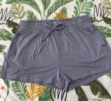 Gray shorts  Photo 0
