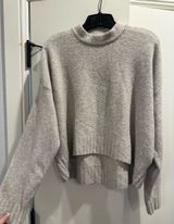 H&M Sweater Photo 0