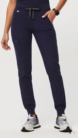 Zamora Jogger Scrubs Photo 0