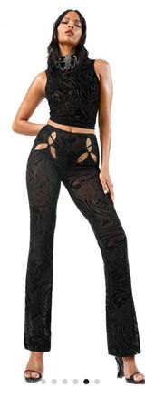 I am gia Amina Pant Photo 0