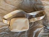 Cream color belt bag Photo 0