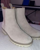 Crown Vintage Beige Boots Photo 0