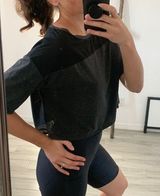 New Balance Gray and Black Mesh Cropped Tee Workout / Size Small Photo 0