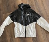 Nike Windbreaker Photo 0