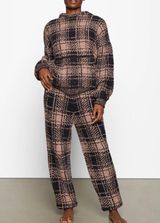 SKIMS Cozy Knit Unisex Jogger And Hoodie Set Photo 0