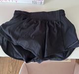 Lululemon Hotty Hot Short 2.5” Photo 0