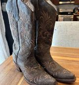 Circle G Distressed leather filigree Embroidered Cowboy Boots, women’s Sz 8.5 Photo 0