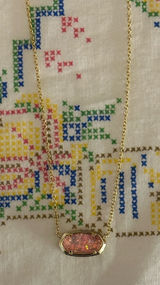 Kendra Scott Necklace Photo 0