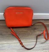 Michael Kors Crossbody Photo 0