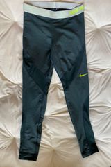Nike Women’s Hyper Warm Green Leggings Photo 0