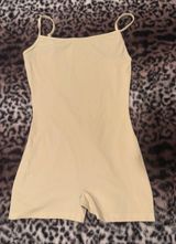 Garage  romper Photo 0