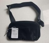 Everywhere Belt Bag Black New With Tags 1L Photo 0