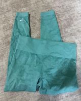 Adapt Camo Seamless leggings size large Photo 0