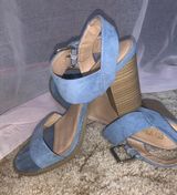 Brash light blue heels Photo 0