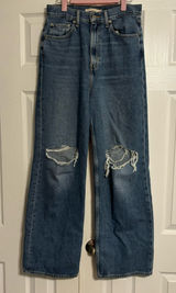 Levis High Loose Jeans Photo 0