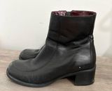 Tommy Hilfiger VINTAGE Y2K Black Leather Round Toe Platform Heel Boots 9.5 Photo 0