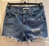 High-Rise Shorts Photo 0