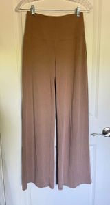 Magaschoni Yoga Pants size XS never worn before.  Photo 0