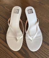 Dolce Vita white Devyn thong flip flop sandal short kitten heel shoe size 8.5 Photo 0