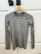 Lululemon gray long sleeve swiftly tech Photo 0