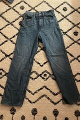 Medium Wash High-Rise Jeans Photo 0