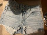 Levi’s 501 High-Rise Shorts Light Wash Photo 0