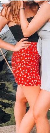 Henri Girl Red Mini Skirt Photo 0