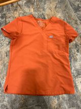 FIGS Scrub Top Photo 0