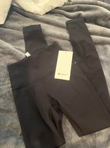 Lululemon LIKE NEW  LEGGINGS Photo 0