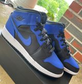 Jordan 1 Retro “Hyper Royal” mid Photo 0