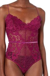 Guess NWT  LACE BODYSUIT Photo 0