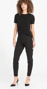 Women’s  the perfect jogger NWOT size medium Photo 0