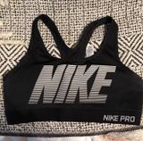 Nike Padded Sports Bra Photo 0