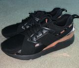 Puma Sneakers Photo 0