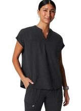 Fabletics  XL Scrub Top Evolve 3 Pocket Black Solid Oversized Wrinkle Resist 1460 Photo 0