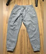Gymshark gray jogger sweatpants medium Photo 0