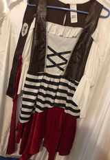Pirates Costume Multiple Photo 0