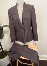 Tahari Pant Suit Size 10 NEW Two Piece Set Executive Pockets Photo 0