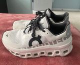 On Cloud  Cloudmonster Photo 0