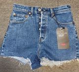 Levi’s Ribcage Shorts Photo 0