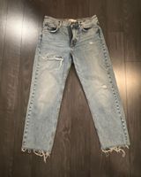 ZARA Mom Fit Jeans Photo 0