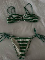 Triangl Bikini Photo 0