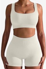 Amazon QQQ 2 Piece Seamless Workout Set Photo 0