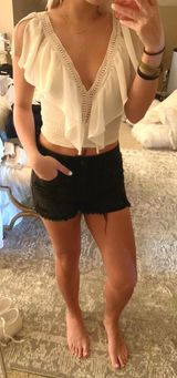 DO+BE White Crop Top Photo 0