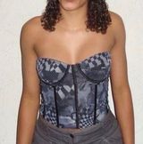 Edikted Strapless Corset Top Photo 0