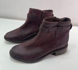 Clarks Women 9.5 Ankle Boots Burgundy Leather Comfort Booties Trim Boho Western Photo 0